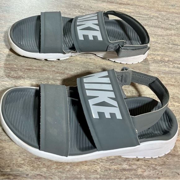 Nike open toe strapped sandals - Picture 5 of 15